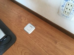 ガスファンヒーター用に 床boxコンセント の取り付け 今年の冬から快適に暮らせますね 高知のガス屋 暮らしのエネルギー総合情報サイト Gas Press By マインドガス