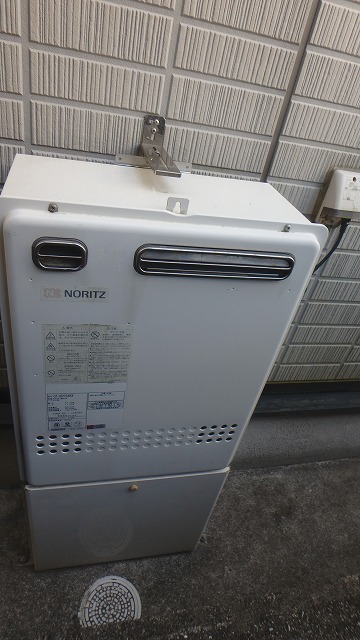 故障した給湯器を、熱源機付きガス風呂給湯器（エコジョーズ）に交換 