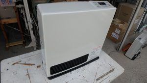 ガスファンヒーター　１シーズン前分解清掃済み、ガスホース付きで即使用可能！ ガスファンヒーター 1シーズン前分解清掃済み、ガスホース付きで即