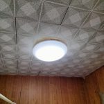 脱衣所の使用できなくなった天井ライトをＬＥＤライトに交換です。