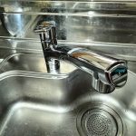 タテ型シャワー水栓の取り換えをしました。